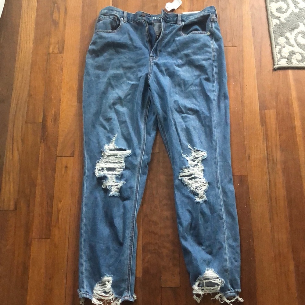 American Eagle Mom jean. Never Worn!